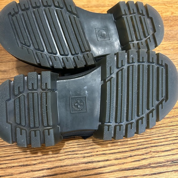 RICKI NAPPA LUX LEATHER 3-STRAP PLATFORM SANDALS - Picture 4 of 4